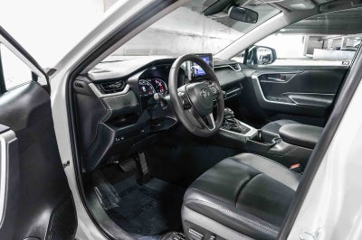 Toyota RAV4 XLE Premium 2024