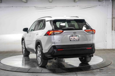 Toyota RAV4 XLE Premium 2024
