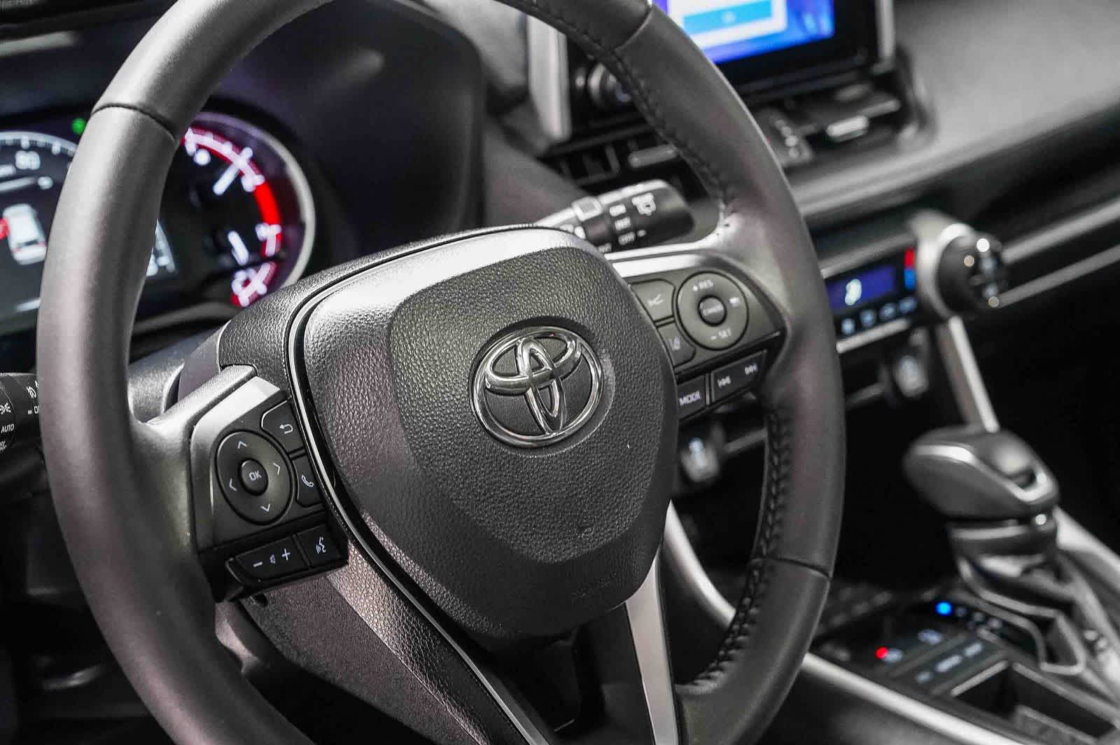 Toyota RAV4 XLE Premium 2024