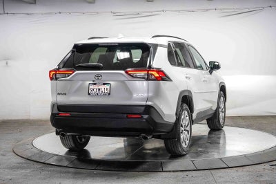 Toyota RAV4 XLE Premium 2024