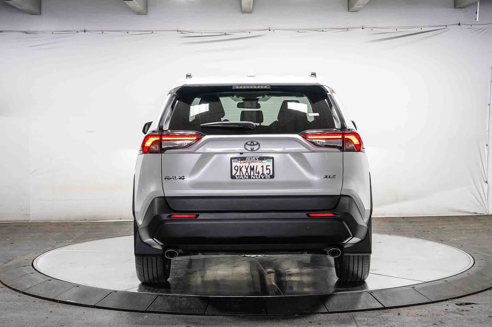 Toyota RAV4 XLE Premium 2024
