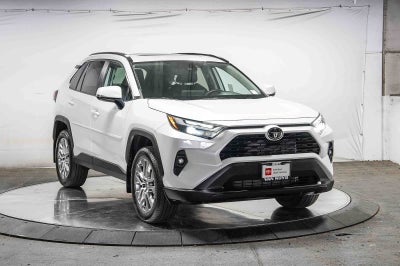 Toyota RAV4 XLE Premium 2024