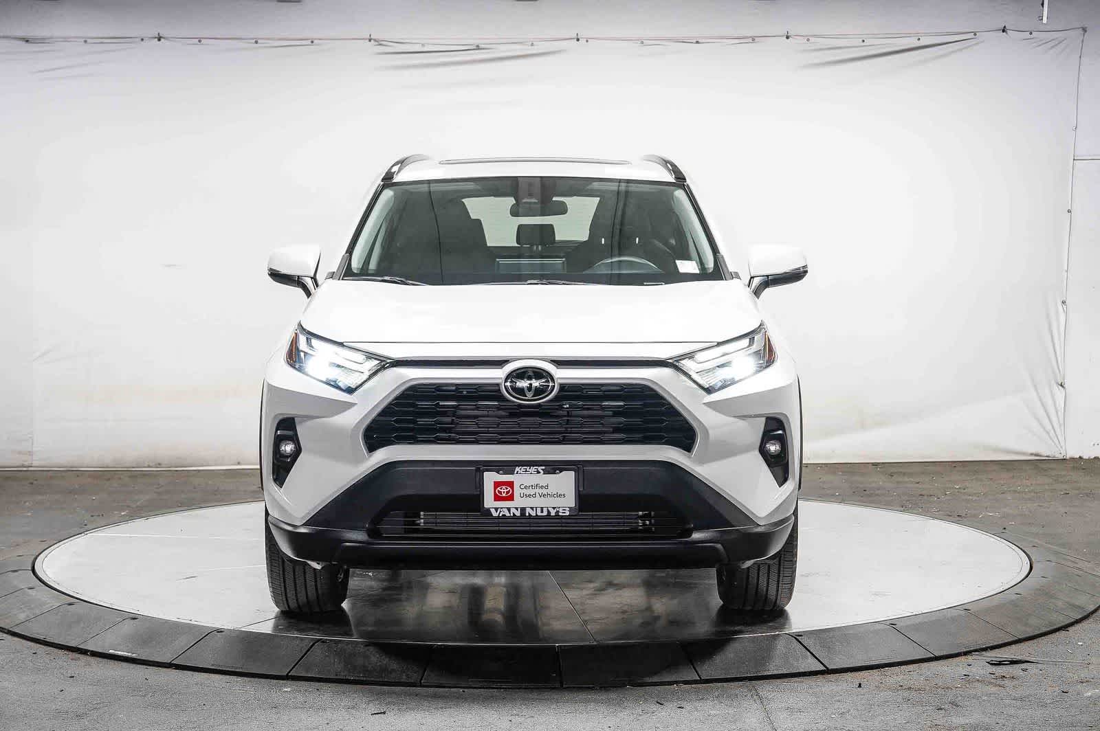 Toyota RAV4 XLE Premium 2024