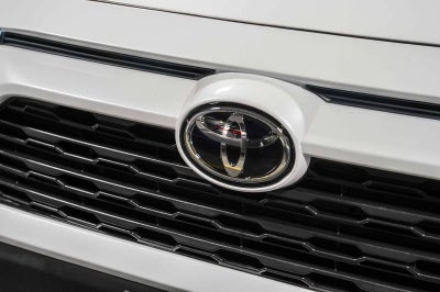 Toyota RAV4 XLE Premium 2024