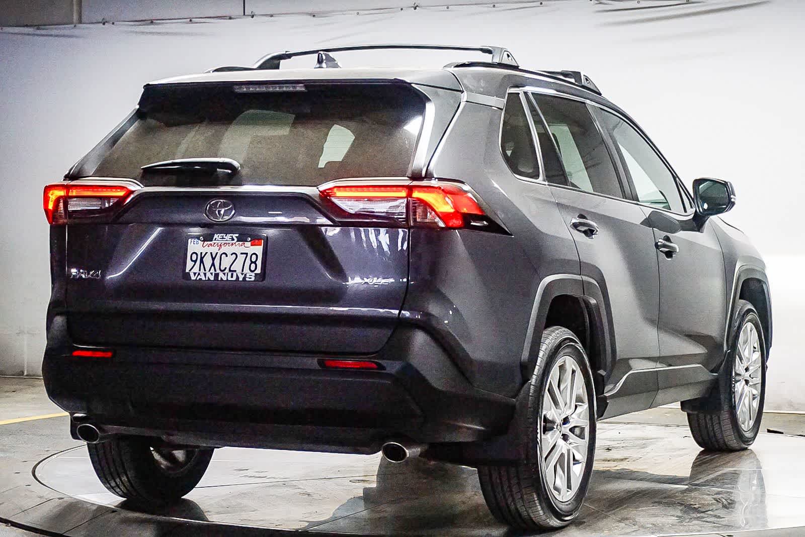 Toyota RAV4 XLE Premium 2024