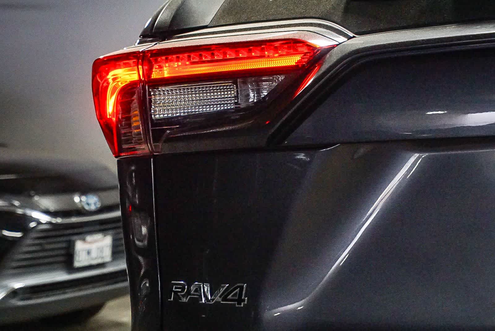 Toyota RAV4 XLE Premium 2024