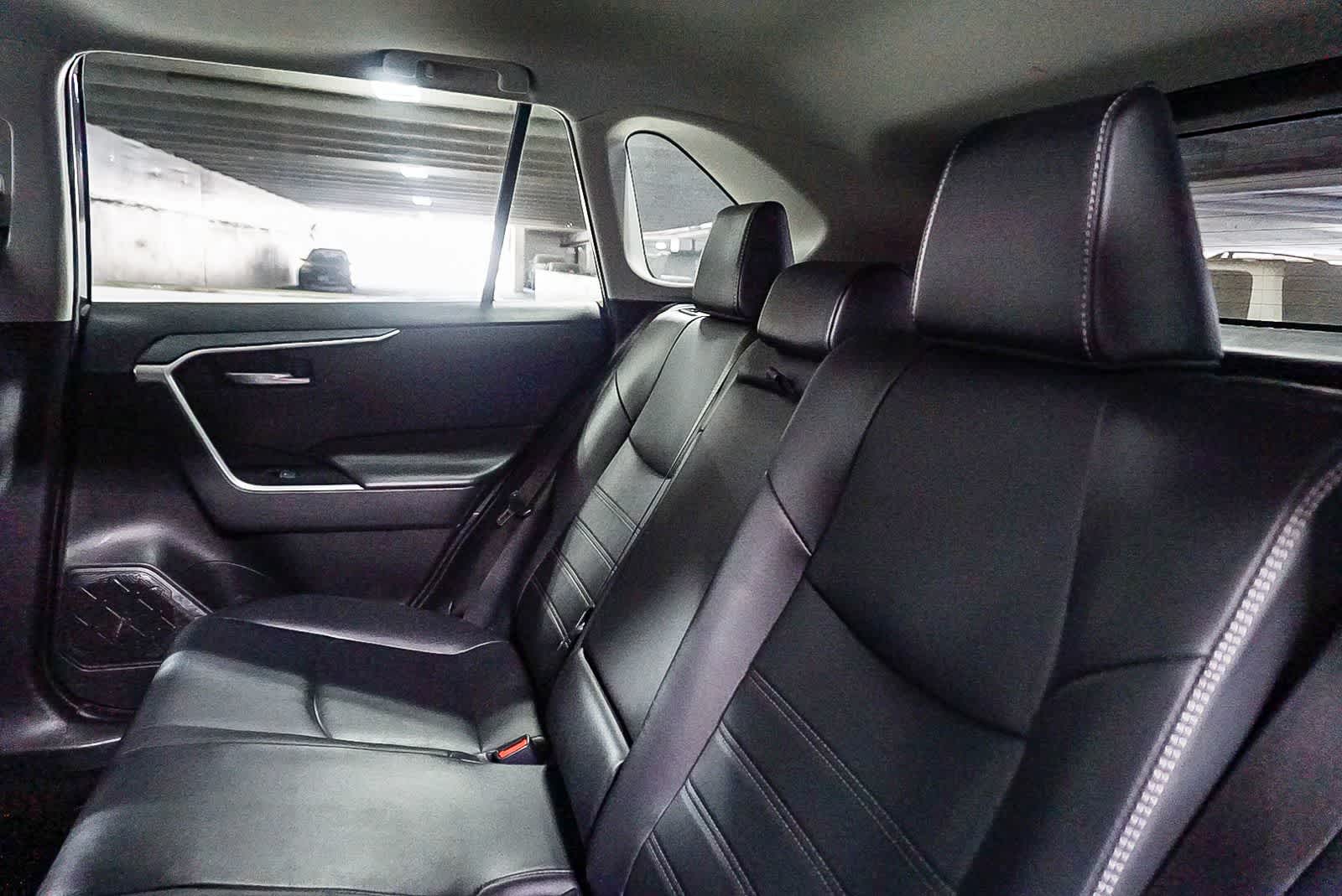 Toyota RAV4 XLE Premium 2024