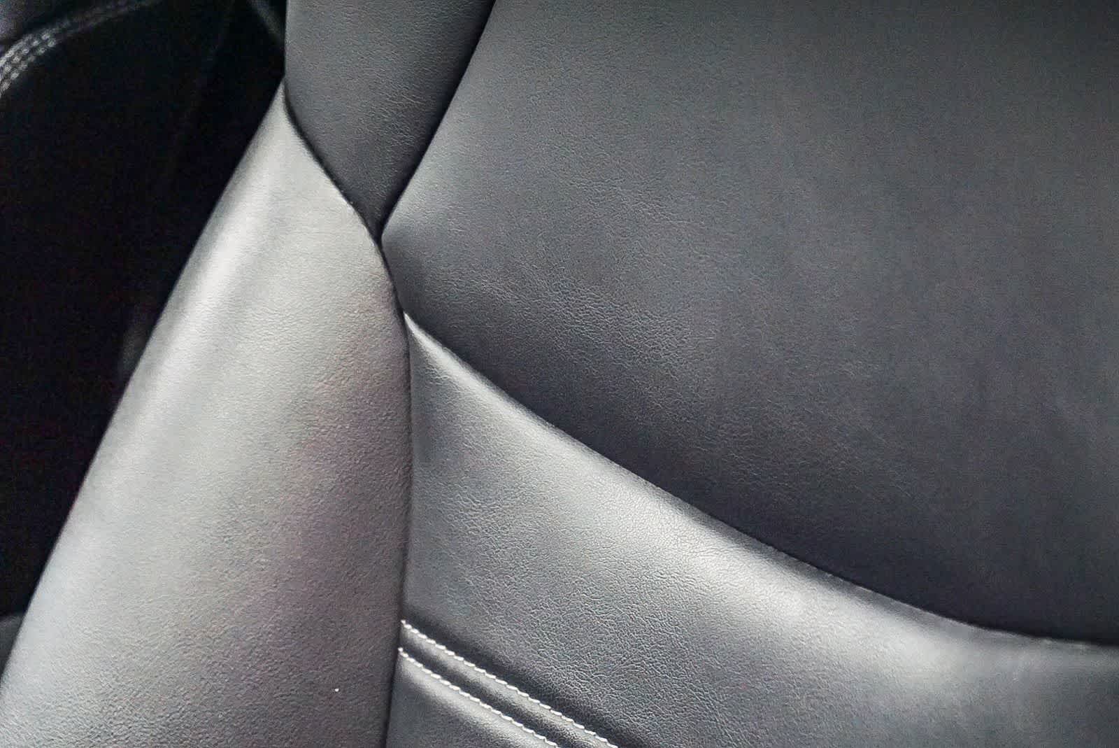 Toyota RAV4 XLE Premium 2024