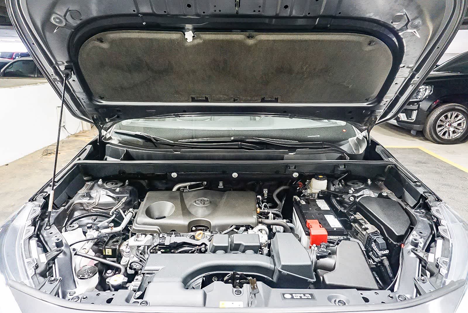 Toyota RAV4 XLE Premium 2024