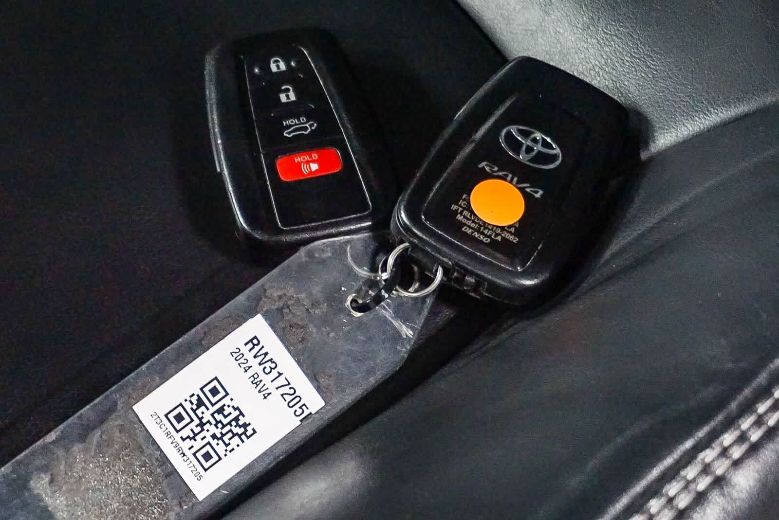 Toyota RAV4 XLE Premium 2024