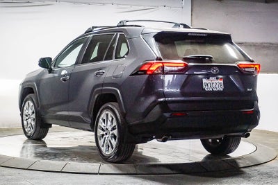Toyota RAV4 XLE Premium 2024