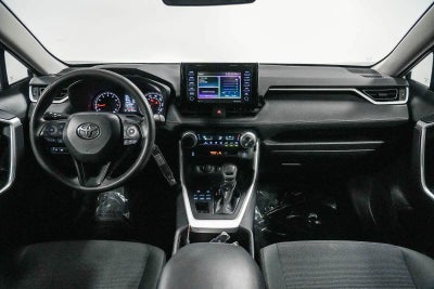 Toyota RAV4 LE 2021