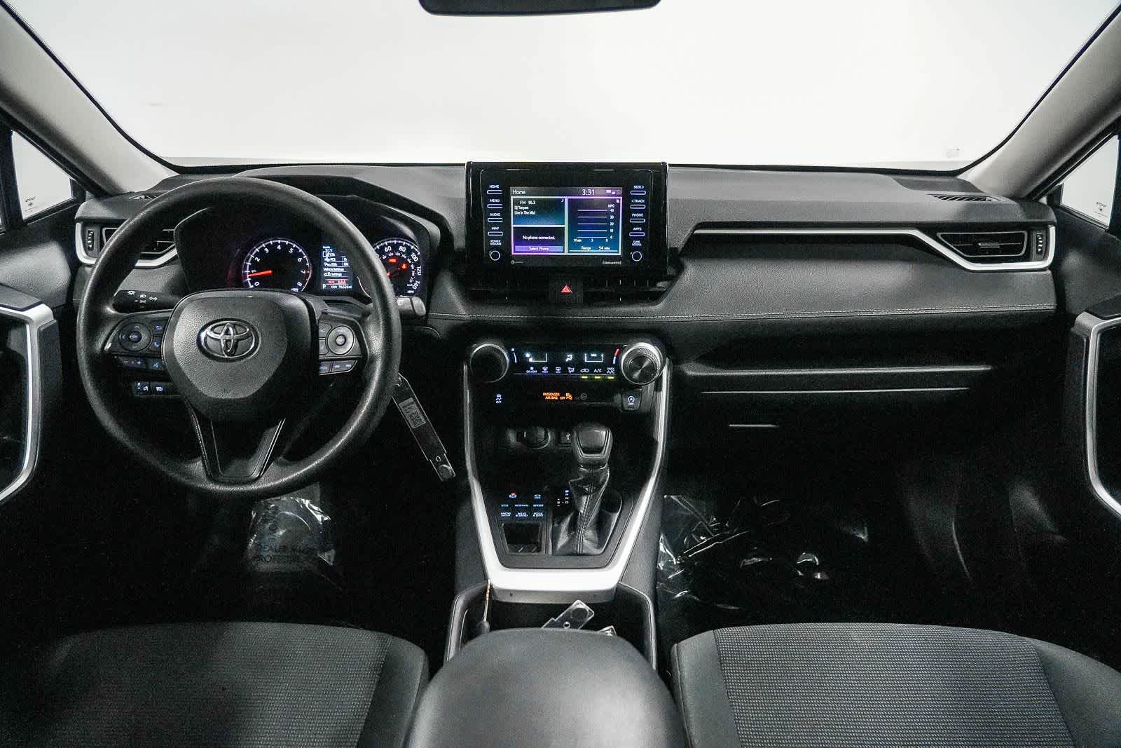 Toyota RAV4 LE 2021