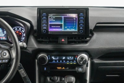 Toyota RAV4 LE 2021