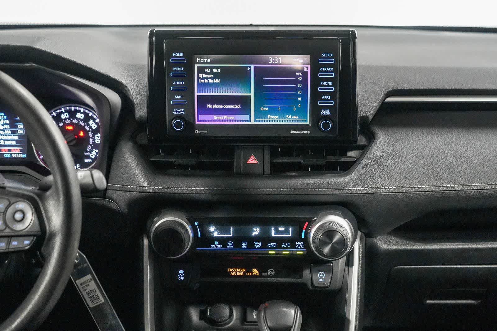 Toyota RAV4 LE 2021