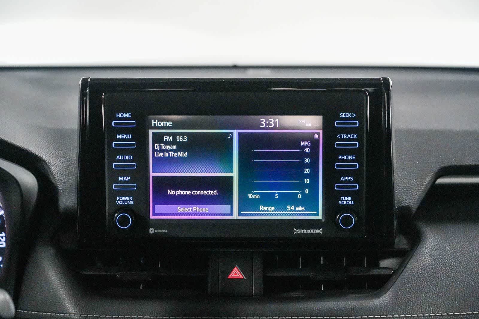 Toyota RAV4 LE 2021