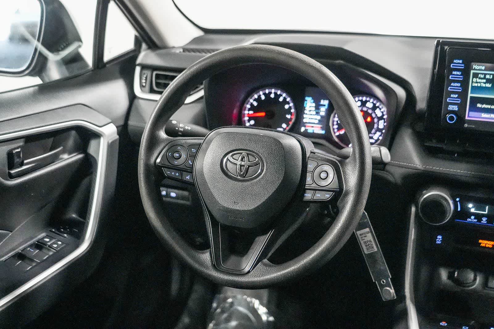 Toyota RAV4 LE 2021
