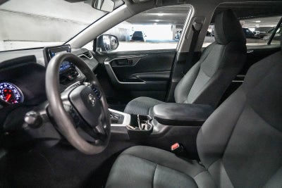 Toyota RAV4 LE 2021