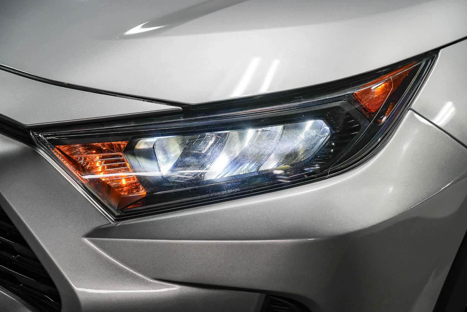 Toyota RAV4 LE 2021