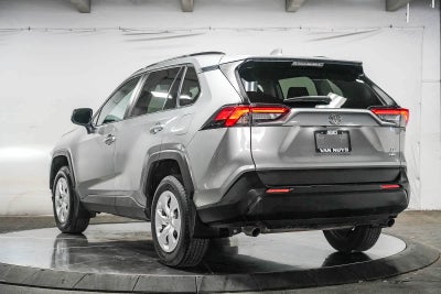 Toyota RAV4 LE 2021