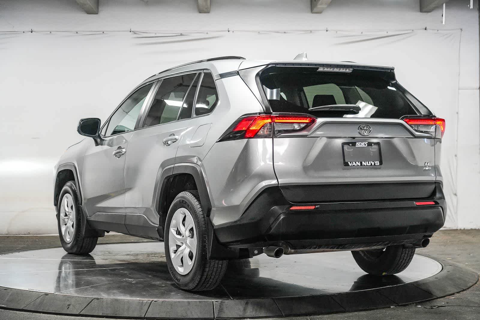 Toyota RAV4 LE 2021