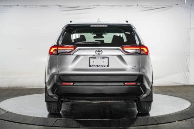 Toyota RAV4 LE 2021