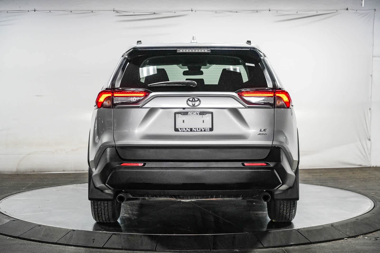 Toyota RAV4 LE 2021