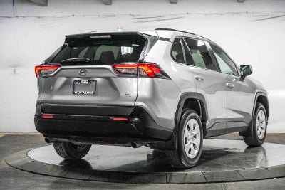 Toyota RAV4 LE 2021