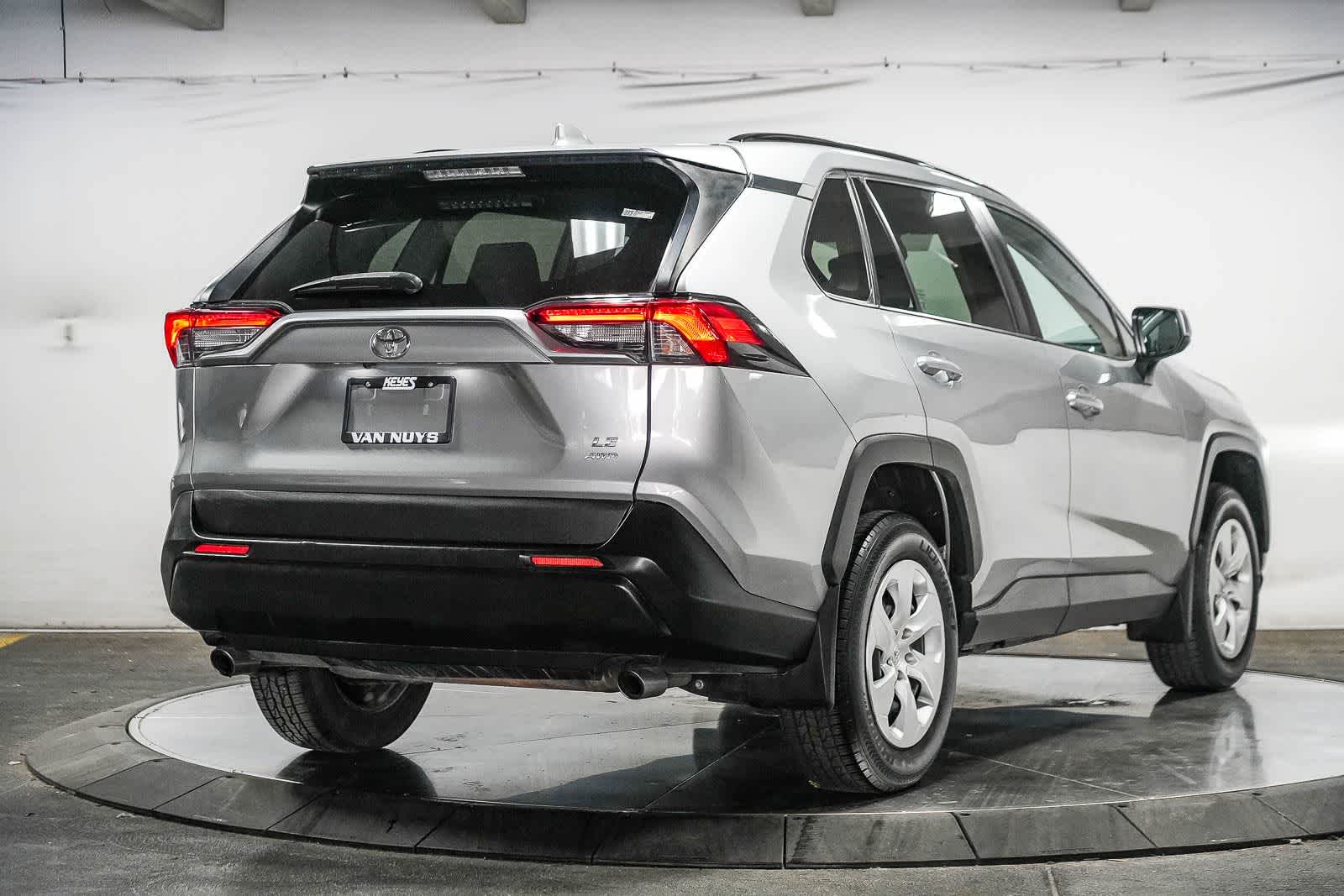Toyota RAV4 LE 2021