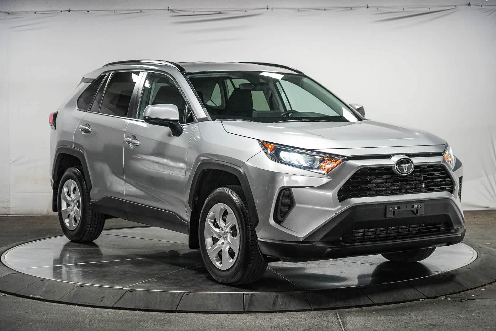 Toyota RAV4 LE 2021