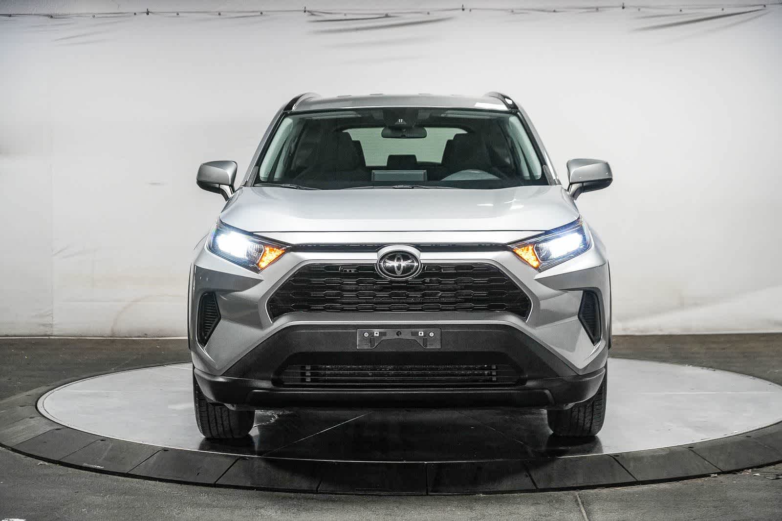 Toyota RAV4 LE 2021