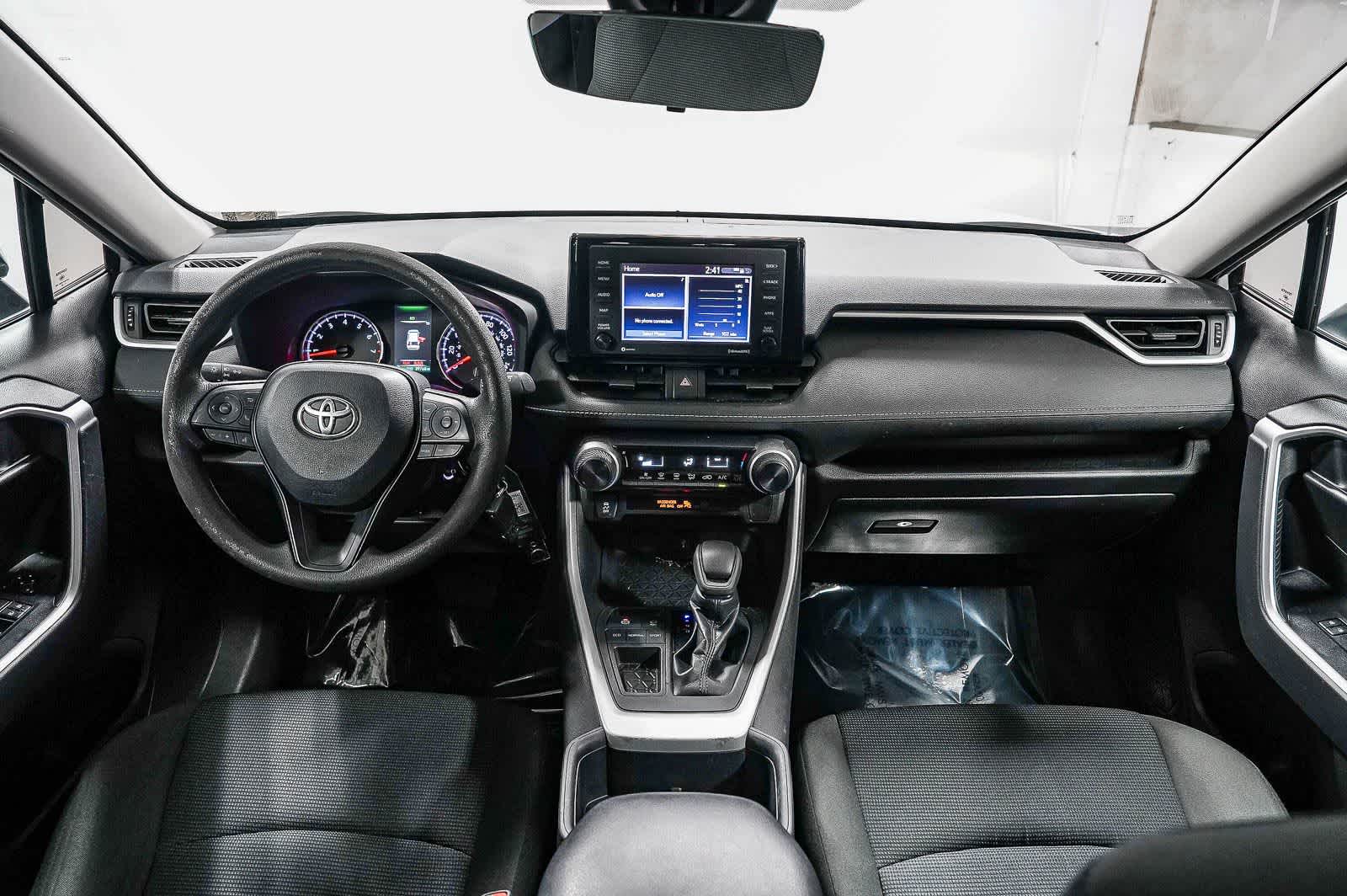 Toyota RAV4 LE 2022
