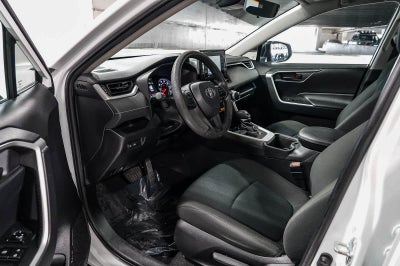 Toyota RAV4 LE 2022