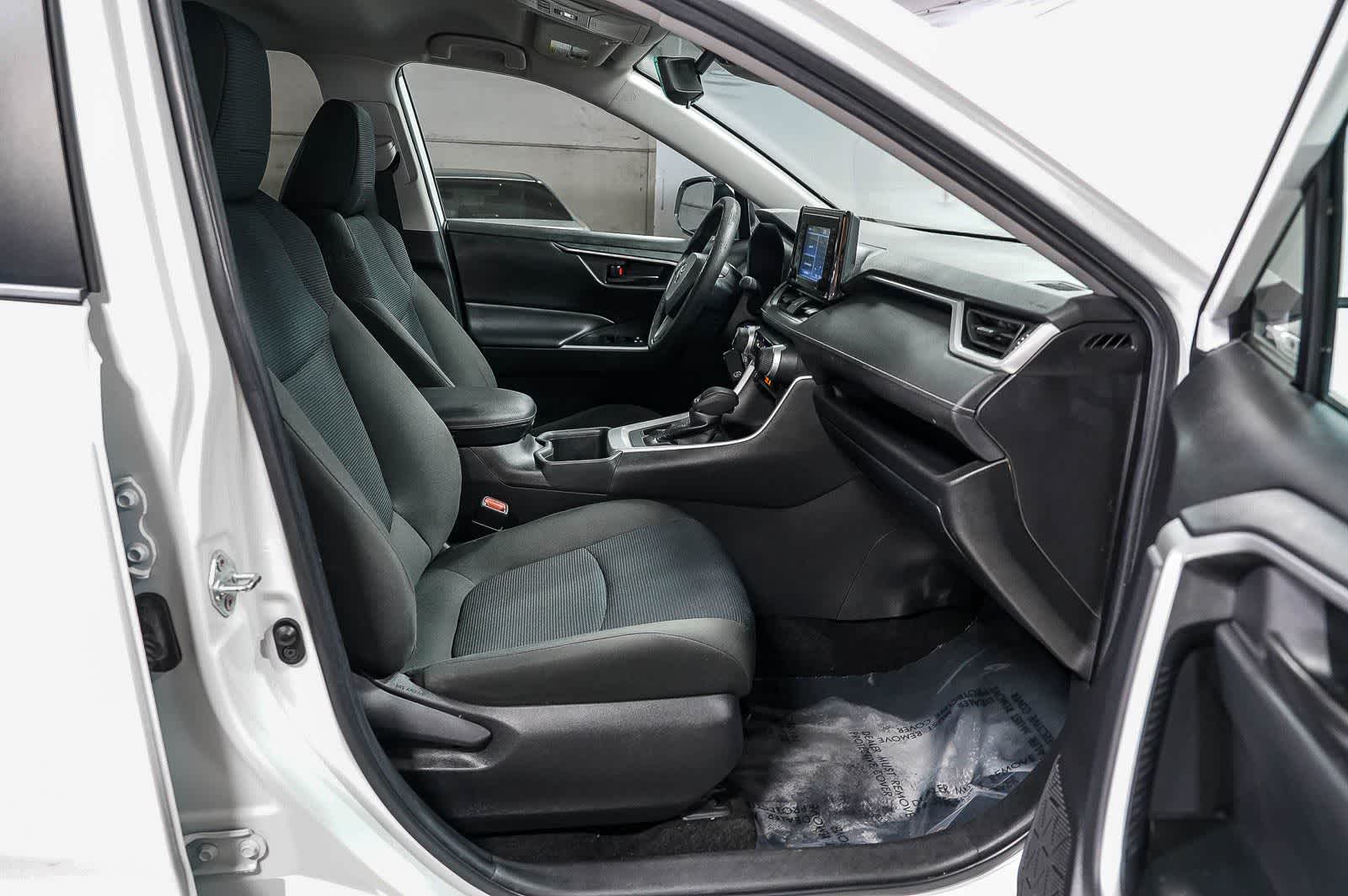 Toyota RAV4 LE 2022