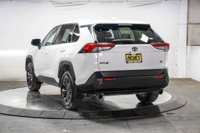 Toyota RAV4 LE 2022
