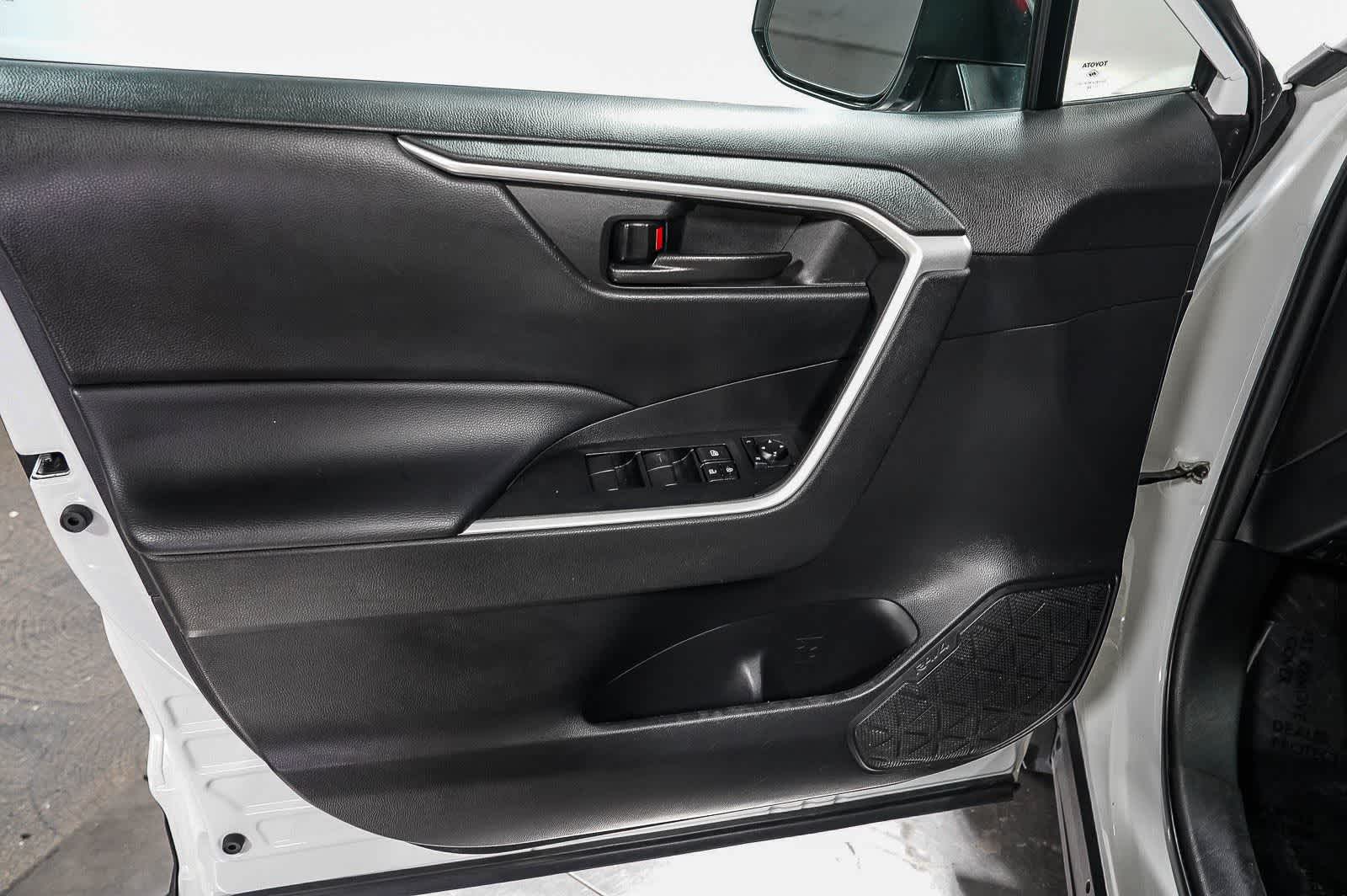 Toyota RAV4 LE 2022