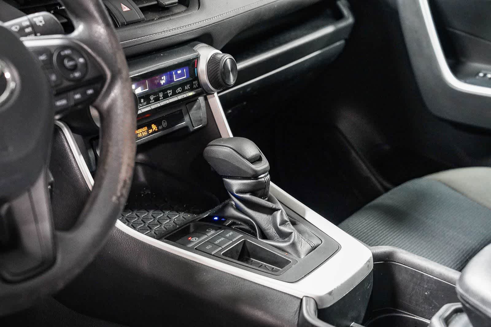 Toyota RAV4 LE 2022