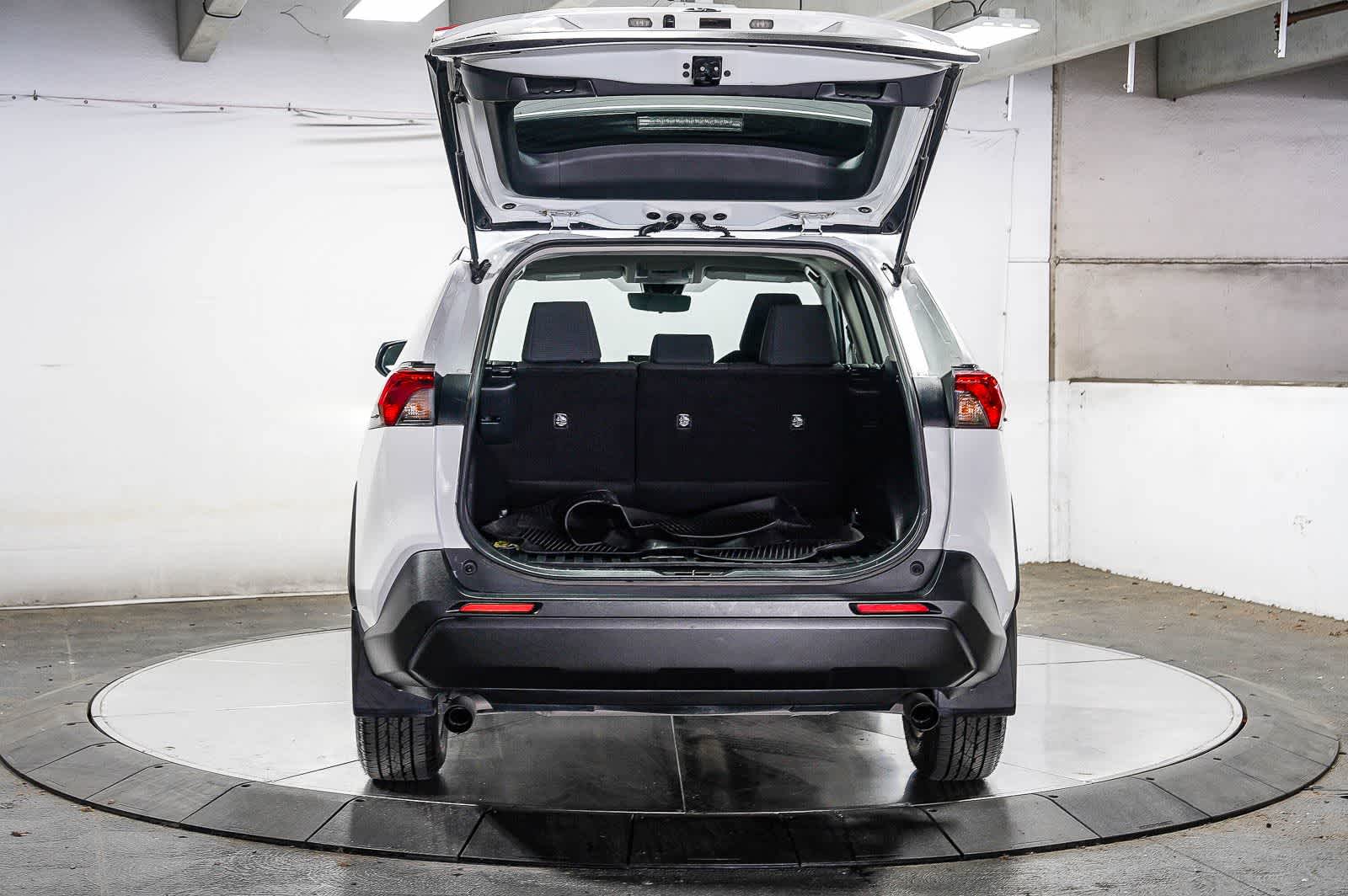 Toyota RAV4 LE 2022