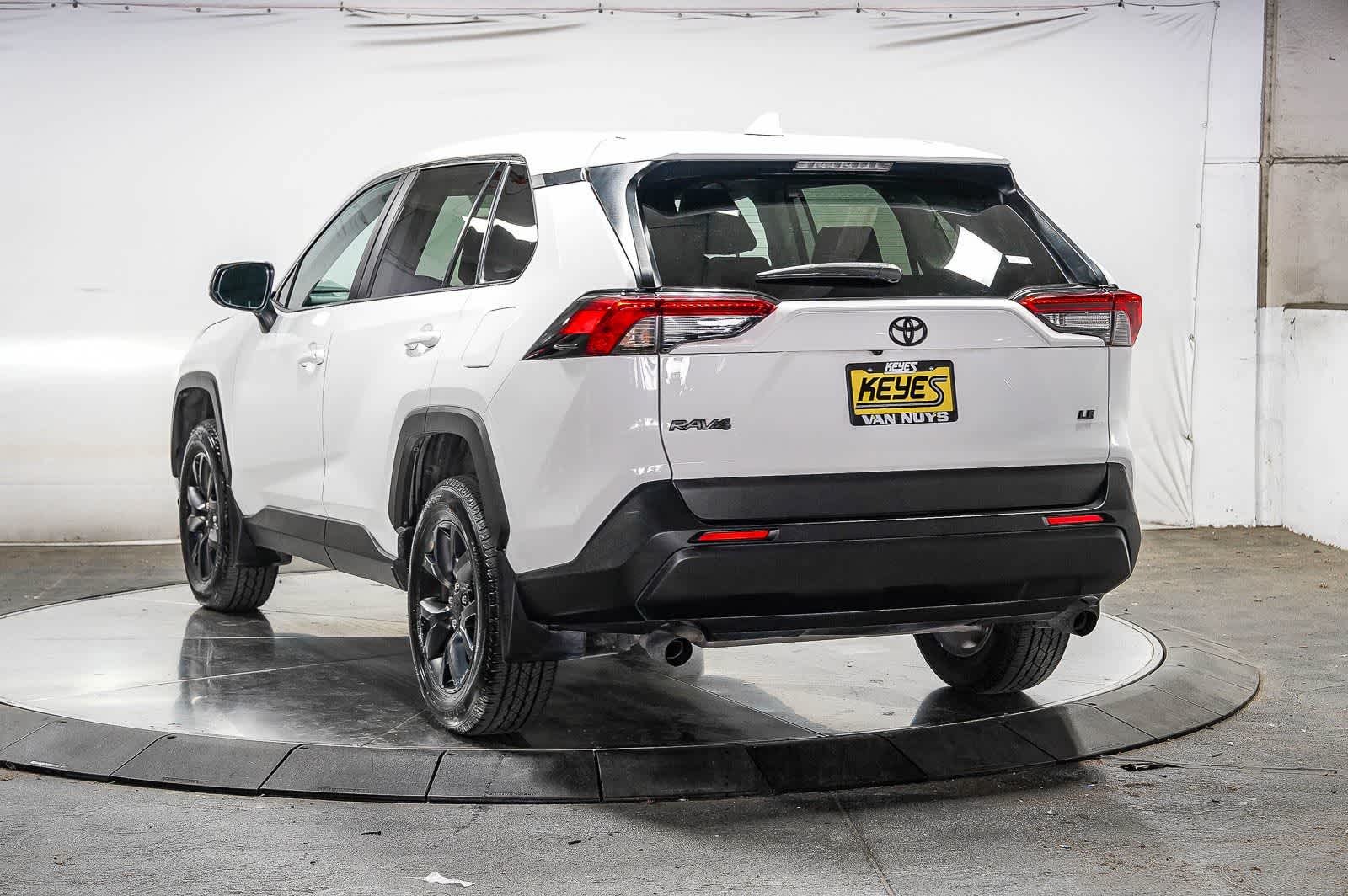 Toyota RAV4 LE 2022
