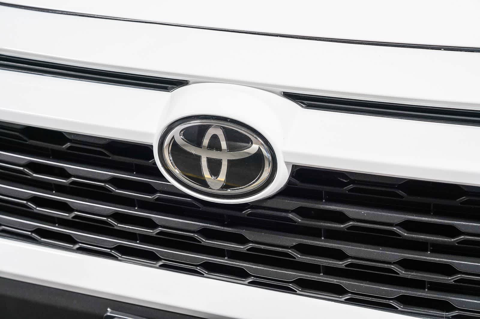Toyota RAV4 XLE 2023