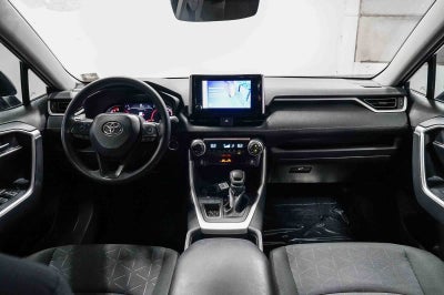 Toyota RAV4 XLE 2024