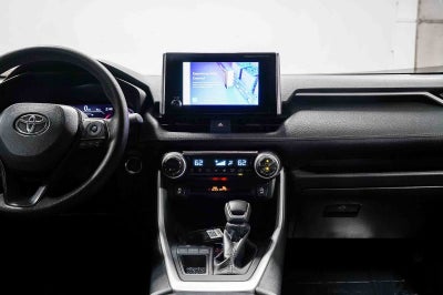 Toyota RAV4 XLE 2024