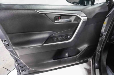 Toyota RAV4 XLE 2024