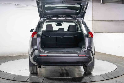 Toyota RAV4 XLE 2024