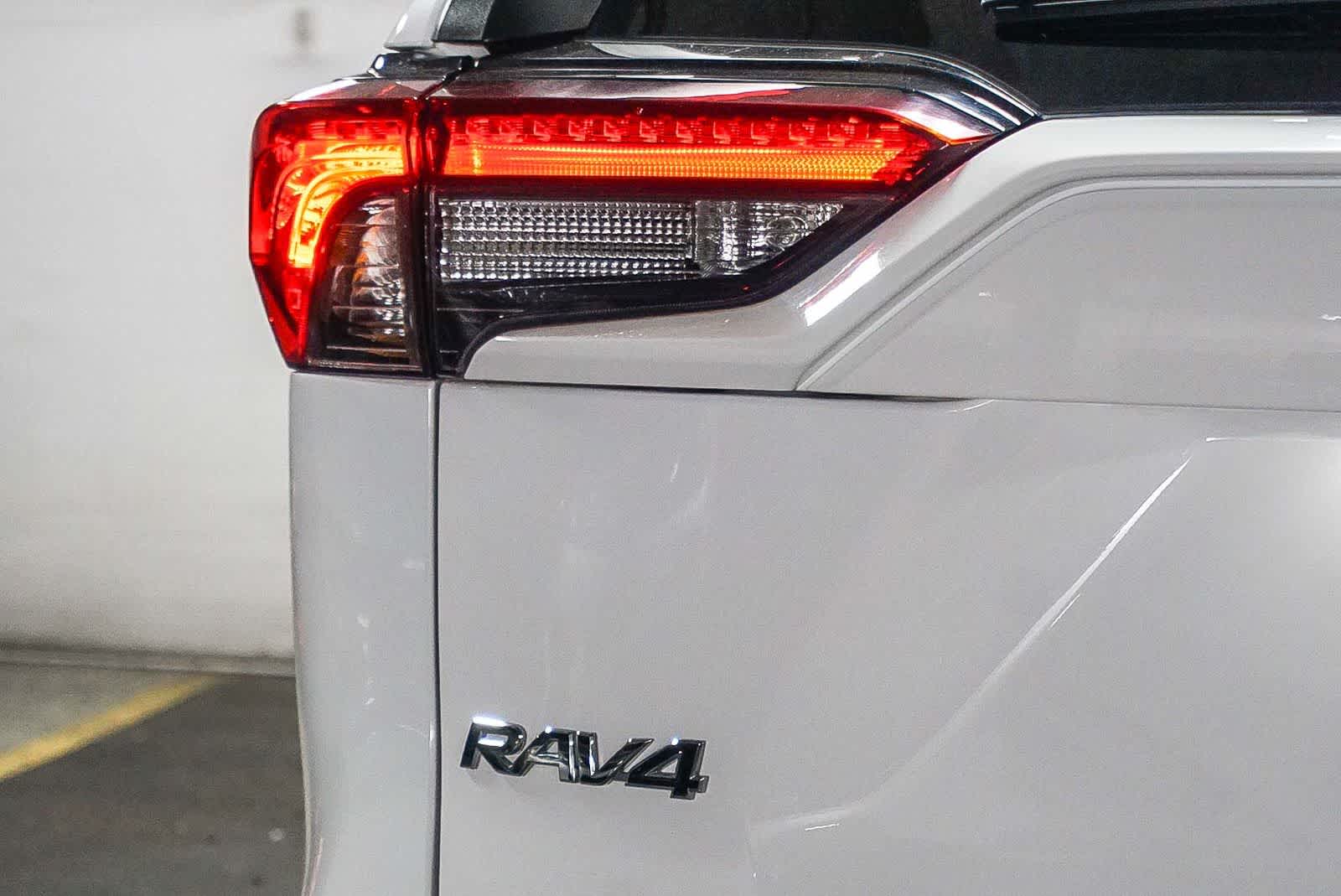 Toyota RAV4 XLE 2024