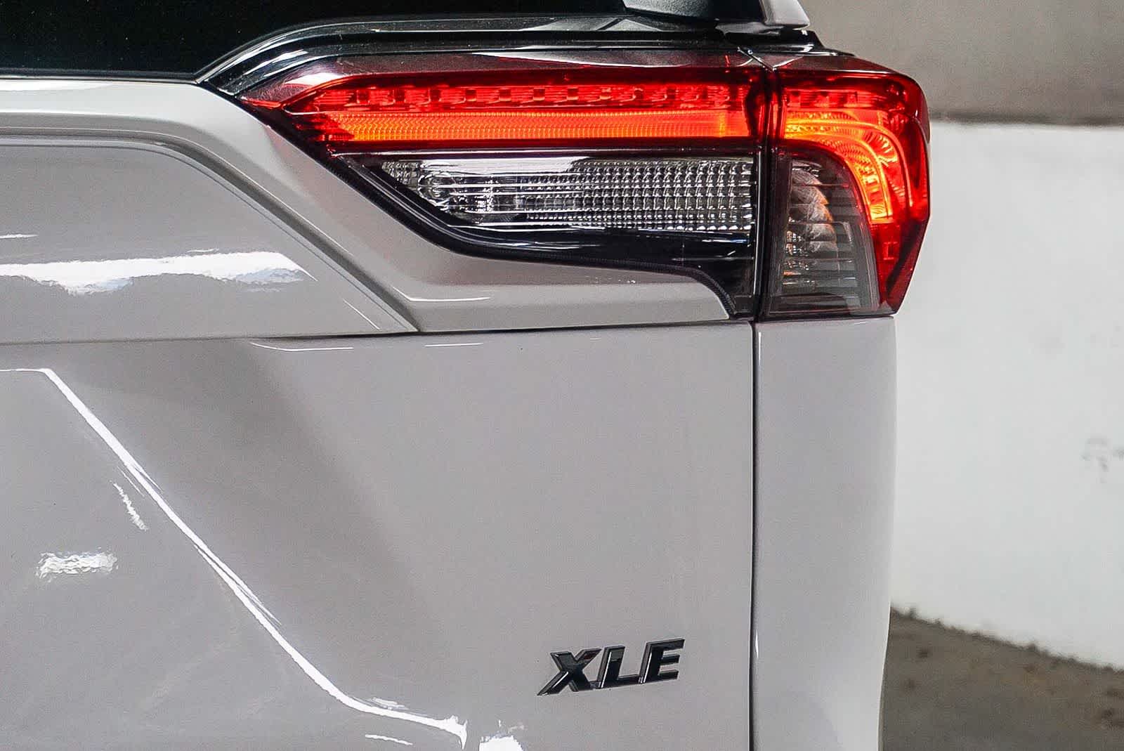 Toyota RAV4 XLE 2024