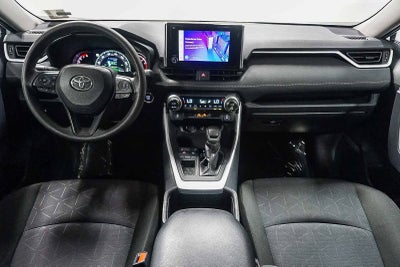 Toyota RAV4 XLE 2024
