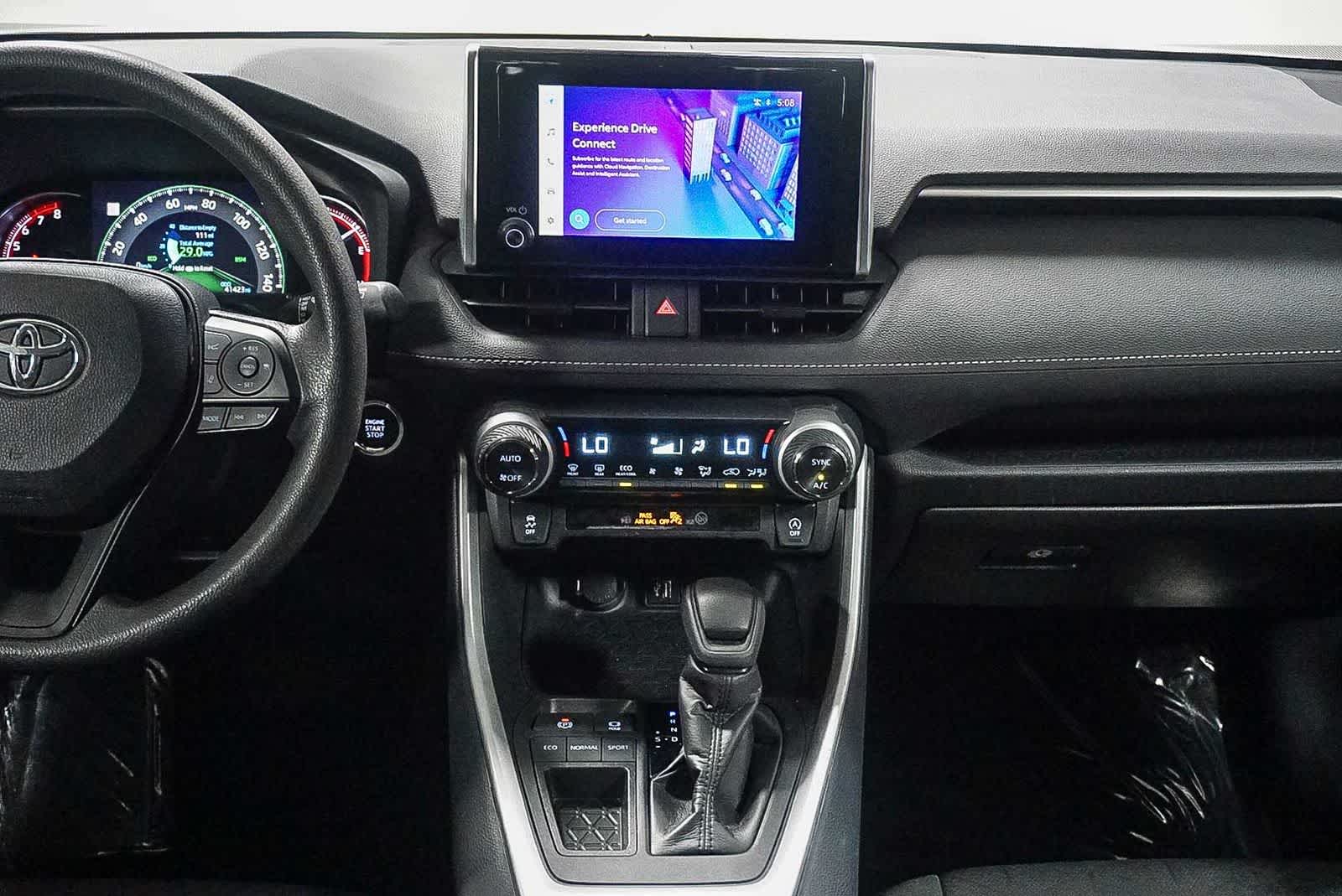 Toyota RAV4 XLE 2024