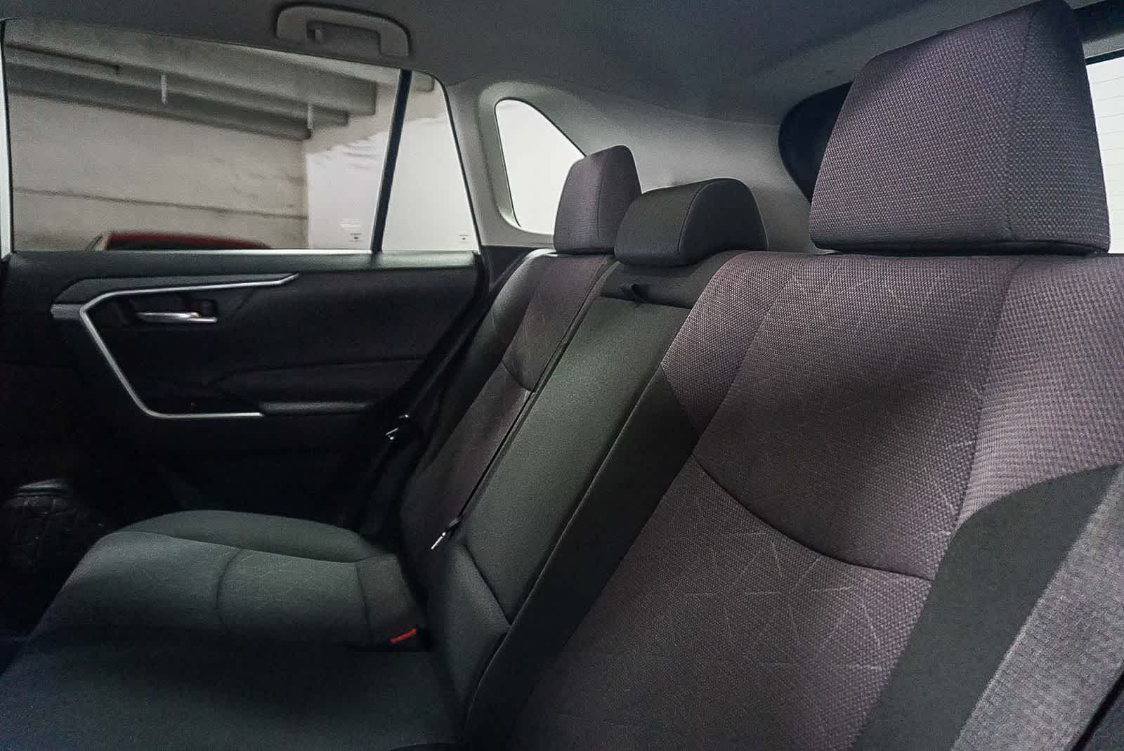 Toyota RAV4 XLE 2024