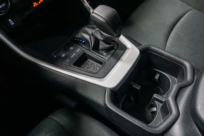 Toyota RAV4 XLE 2024